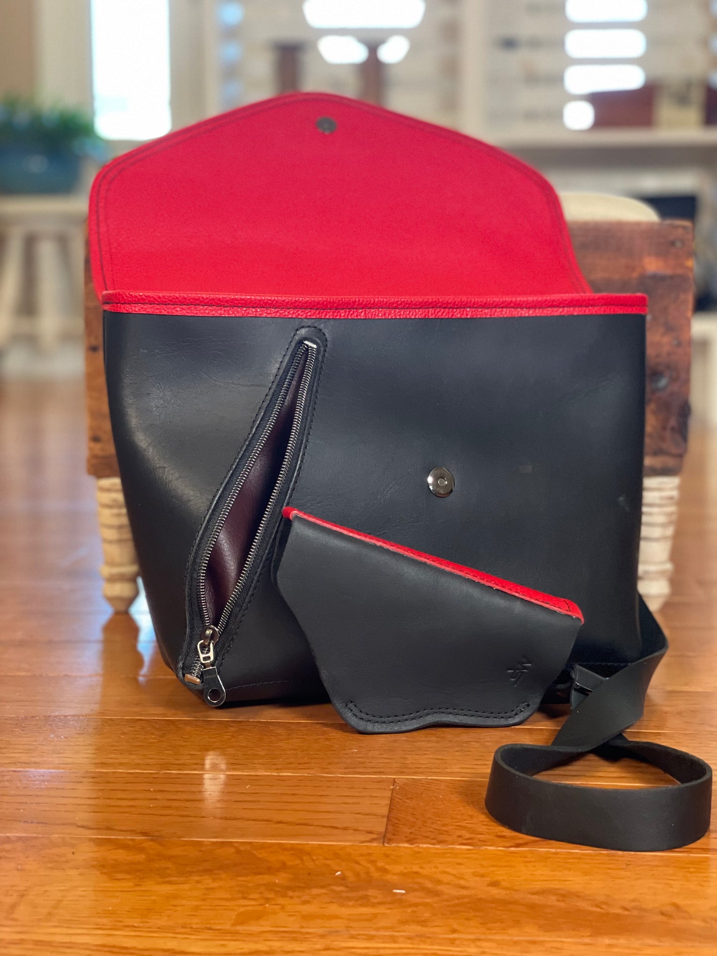 Annie Oakley Cross Body